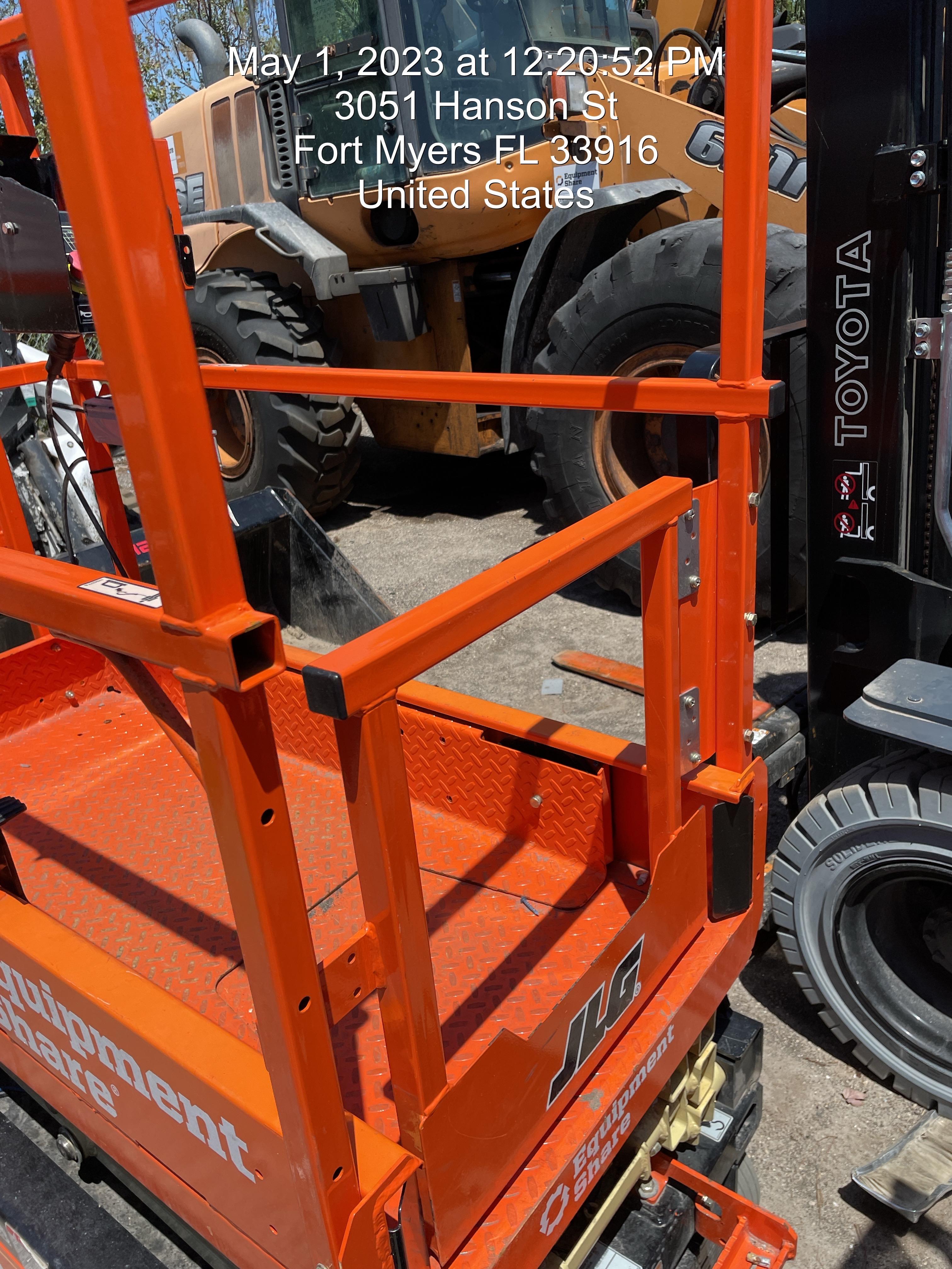 2022 JLG ES1330L