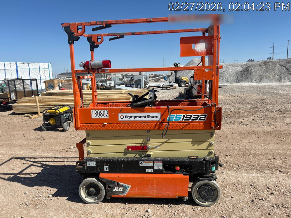 2021 JLG ES1932