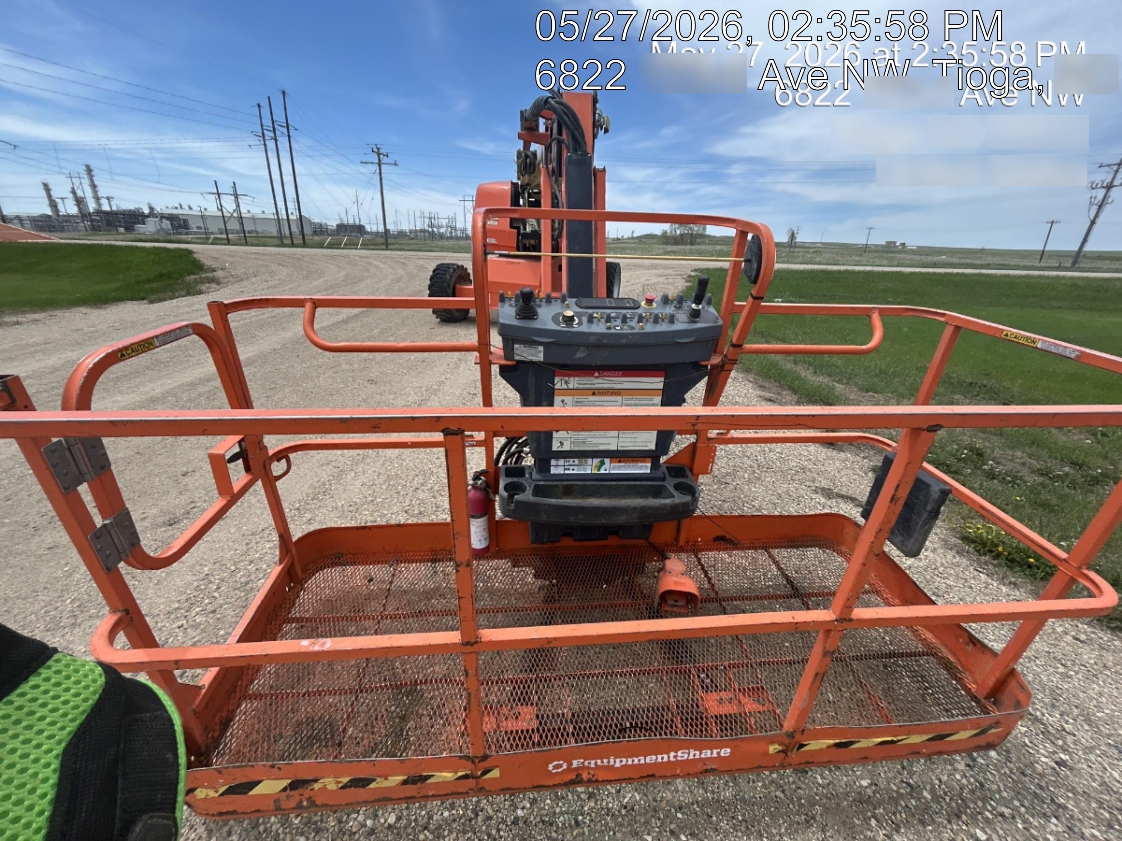 2022 JLG 660SJ