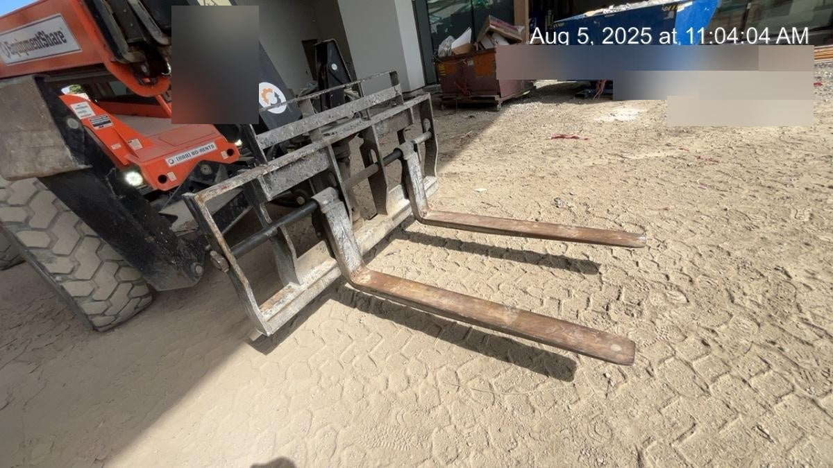 2021 JLG 1001095418S