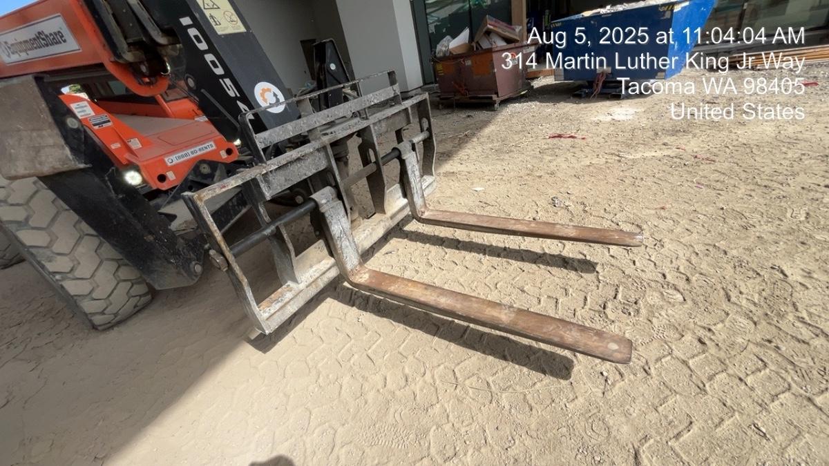 2021 JLG 1001095418S