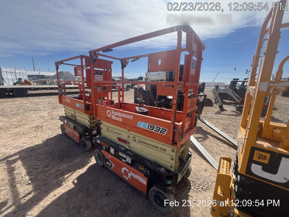 2022 JLG ES1932