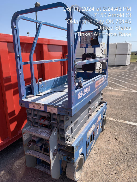 2019 Genie GS-1930 Fixed rails with chain Entry