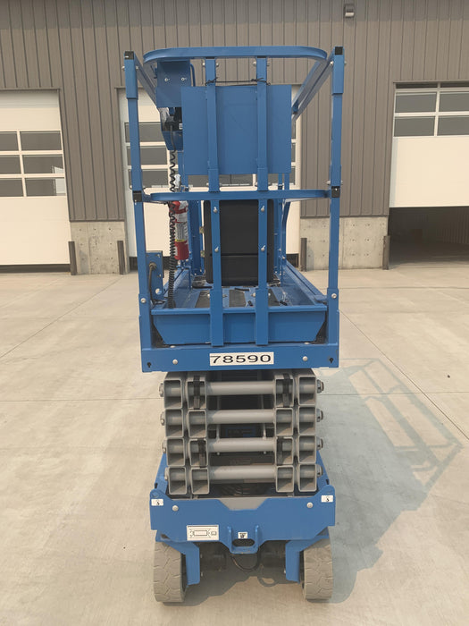 2020 Genie GS-3232 Standard, Folding half height swing gate, 800W Inverter