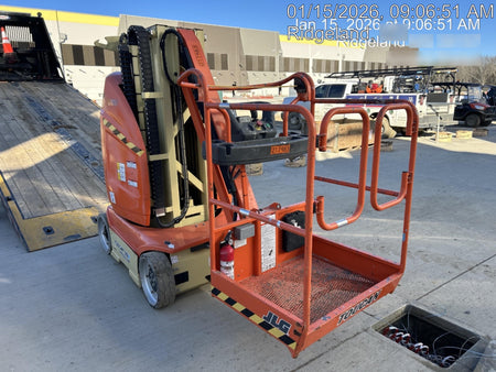 2022 JLG 26E
