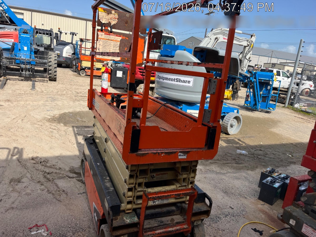 2021 JLG ES1932