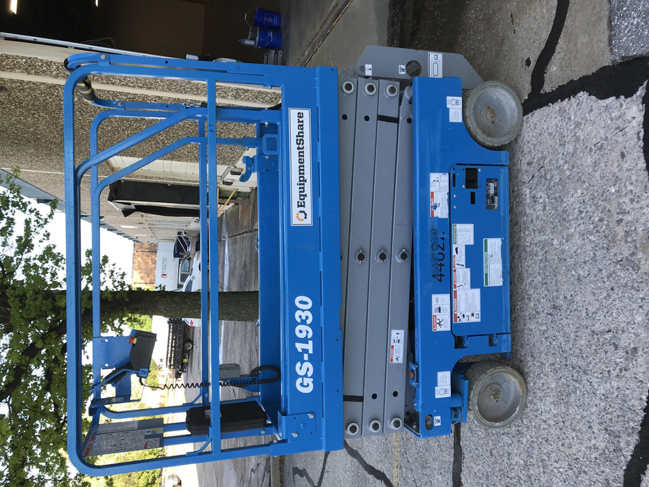 2019 Genie GS-1930 Fixed rails with chain Entry