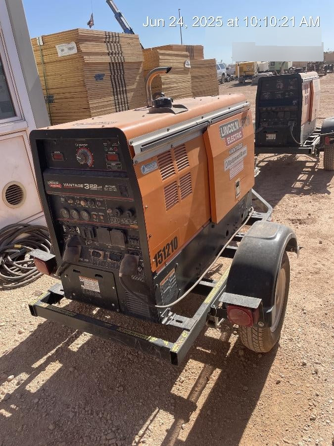 2021 Lincoln Electric Vantage 322 Vantage 322 Ready Pak 3 w/ Telematics & Decals, ORANGE (includes trailer, cable rack, fender light kit)