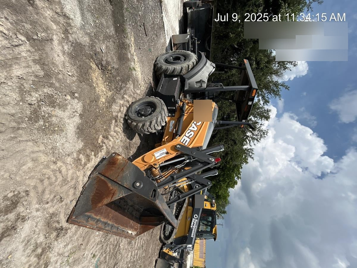 2023 CASE 570N EP
