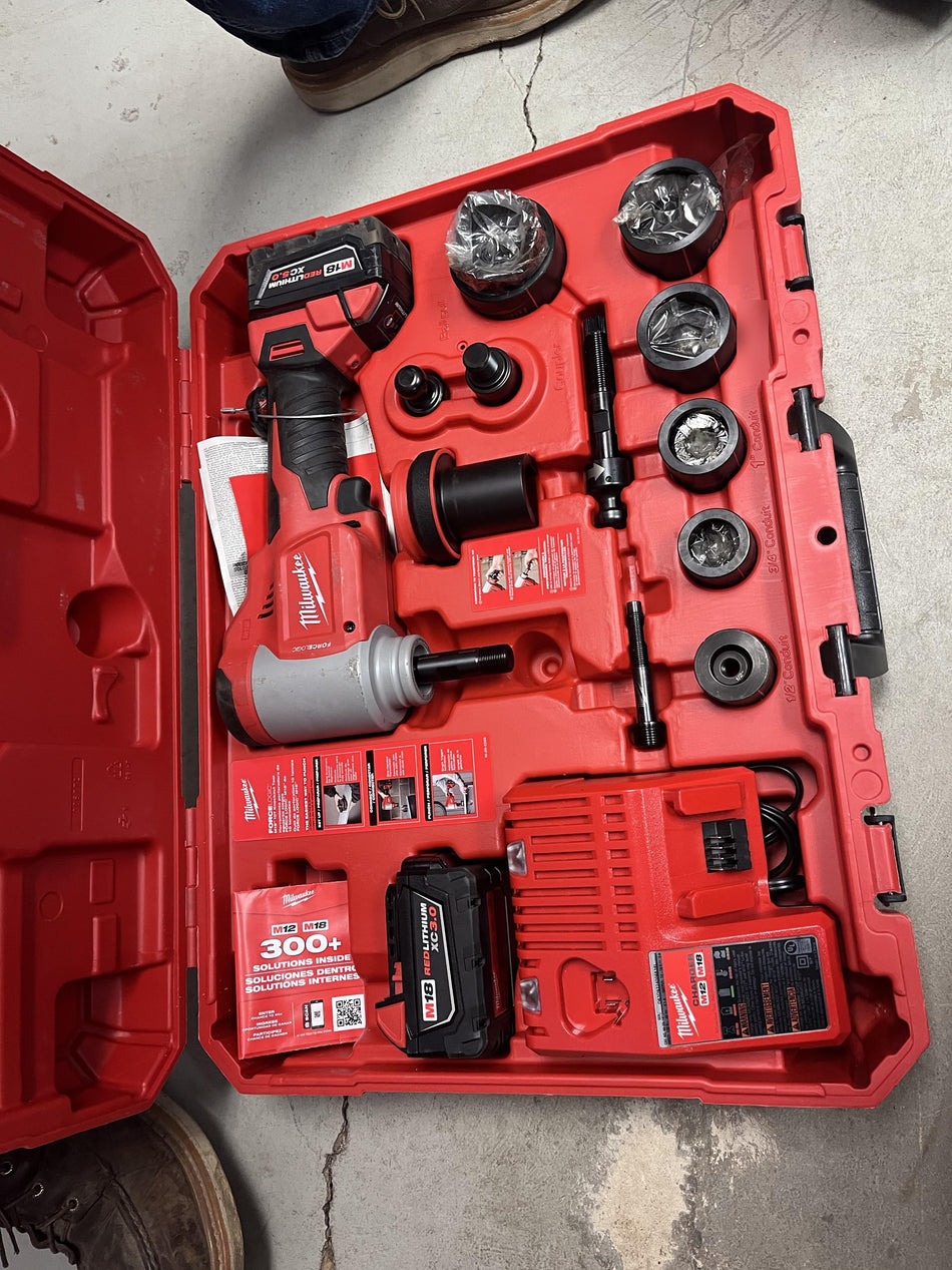 2023 MILWAUKEE 2676-22