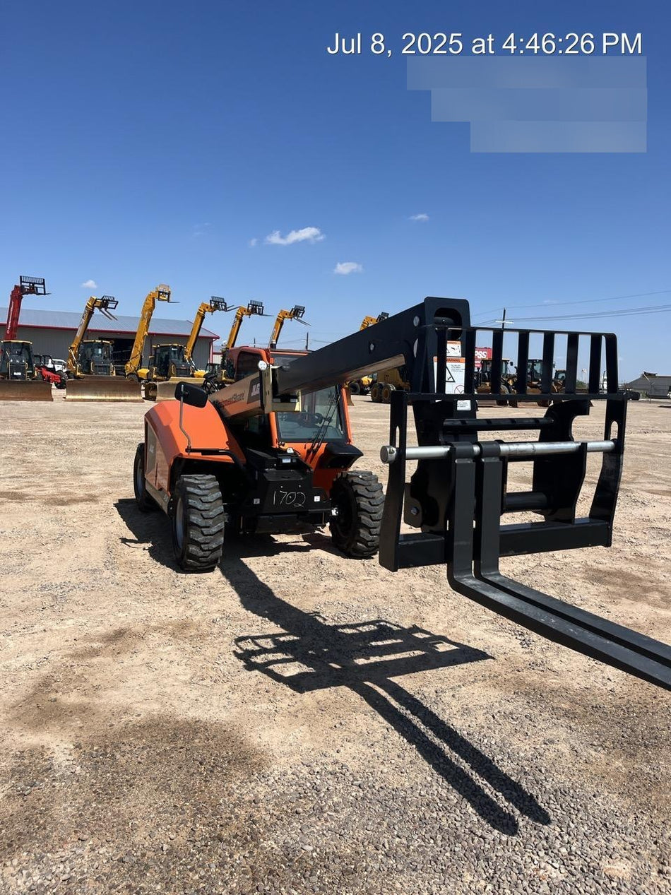 2025 JLG 519