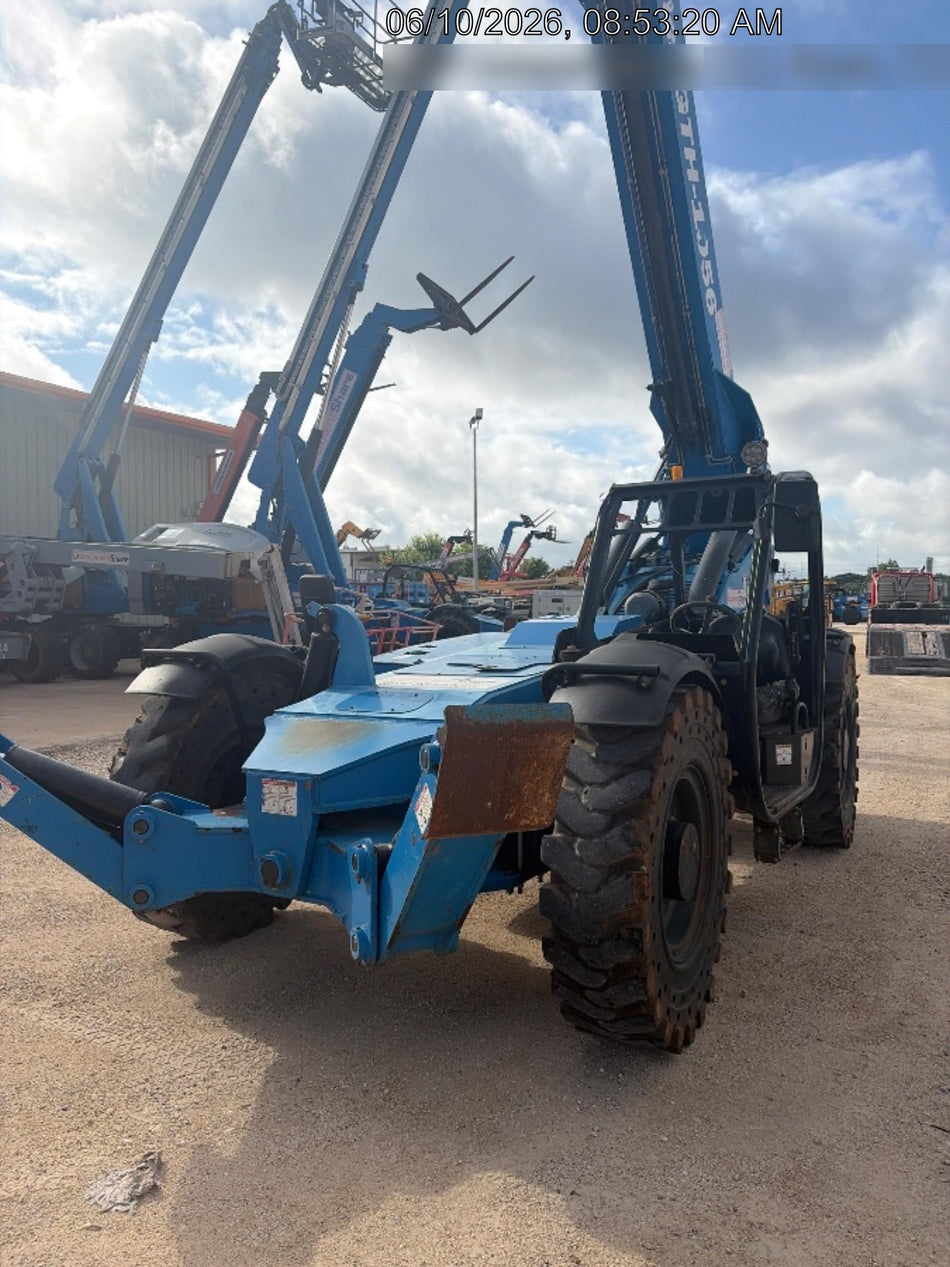 2017 GENIE GTH-1056