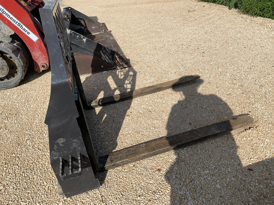 2022 PALADIN 48" Pallet Forks - Paladin