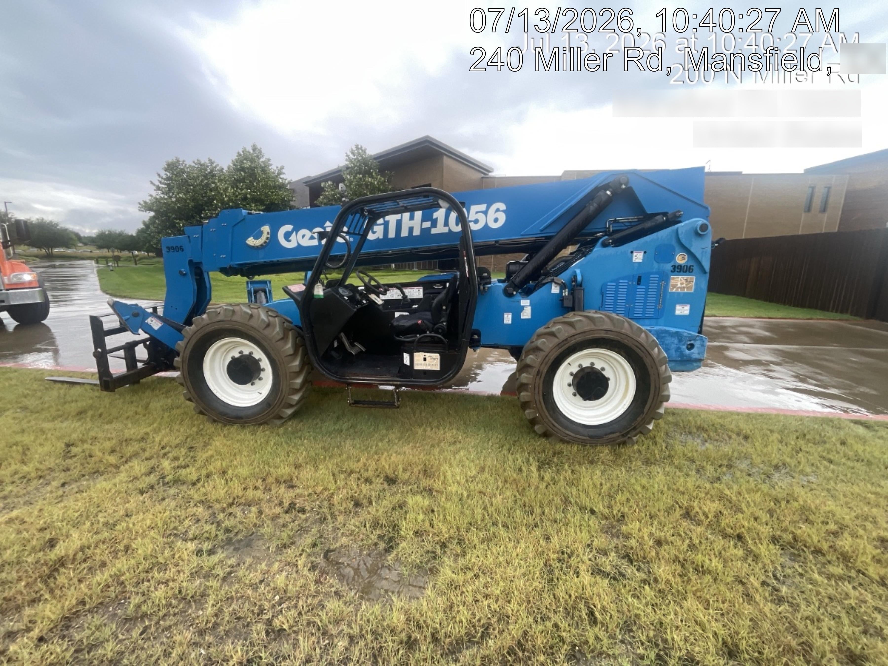 2017 Genie GTH-1056 Genie GTH1056, Solid Tires, 60" carriage, Light Kit, Open ROPS