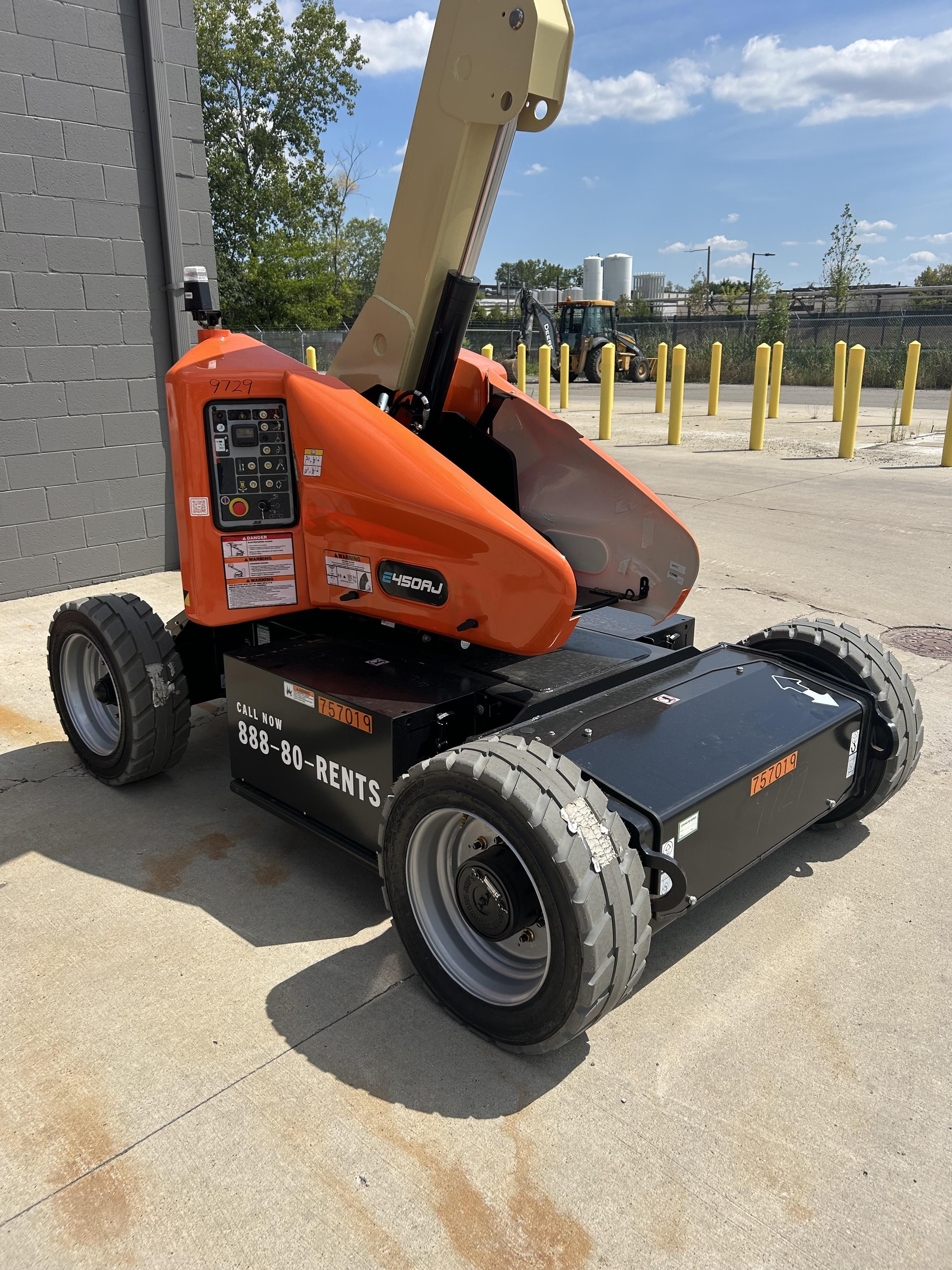 2026 JLG E450AJ