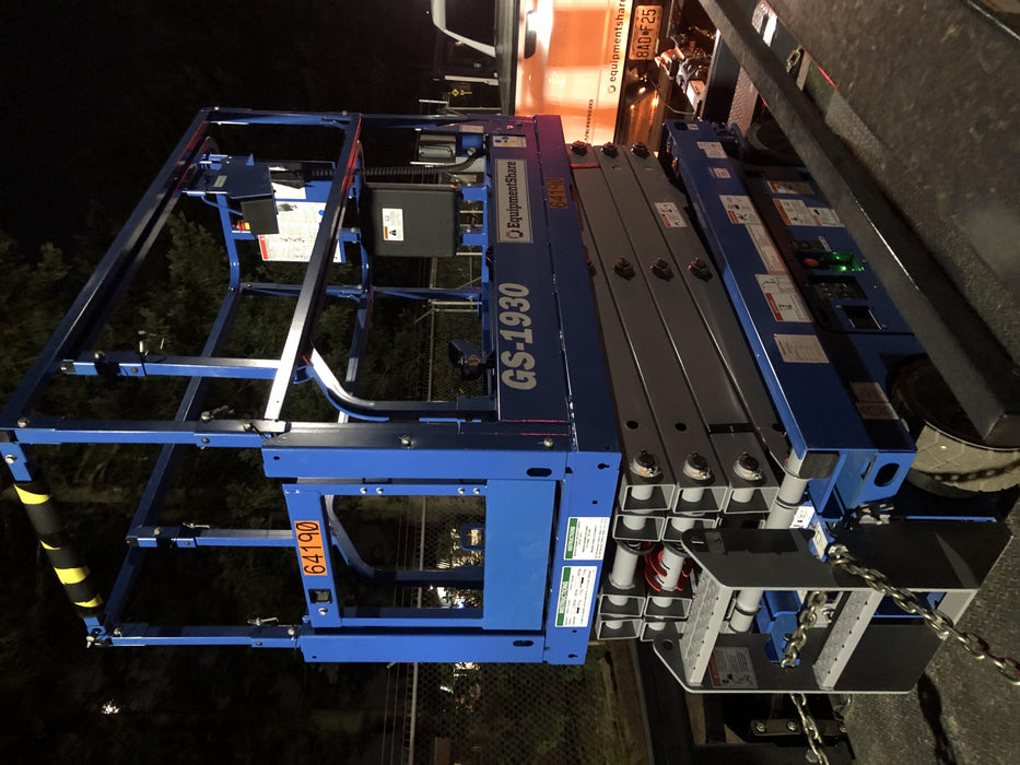 2020 Genie GS-1930 Solid Non Marking Tires, Beacon, Folding rails with half height swing gate, 800W Inverter