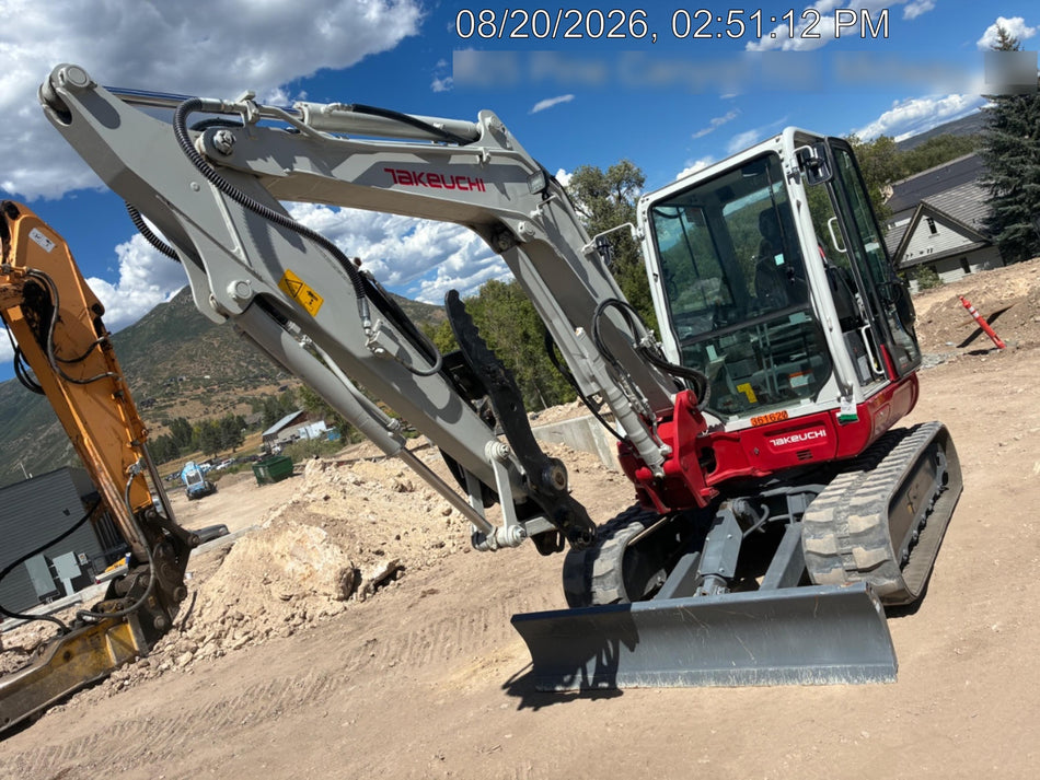 2023 TAKEUCHI TB250-2C