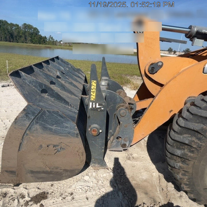 2016 Case 621F CLOSED CAB, JRB 416 STYLE HYD COUPLER