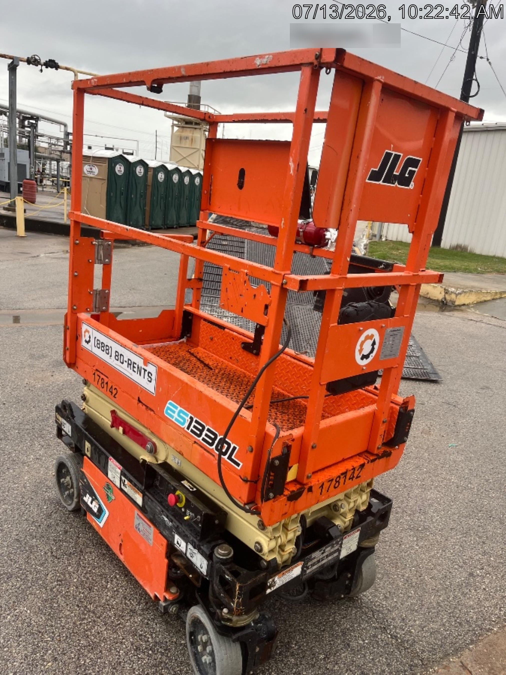 2021 JLG ES1330L