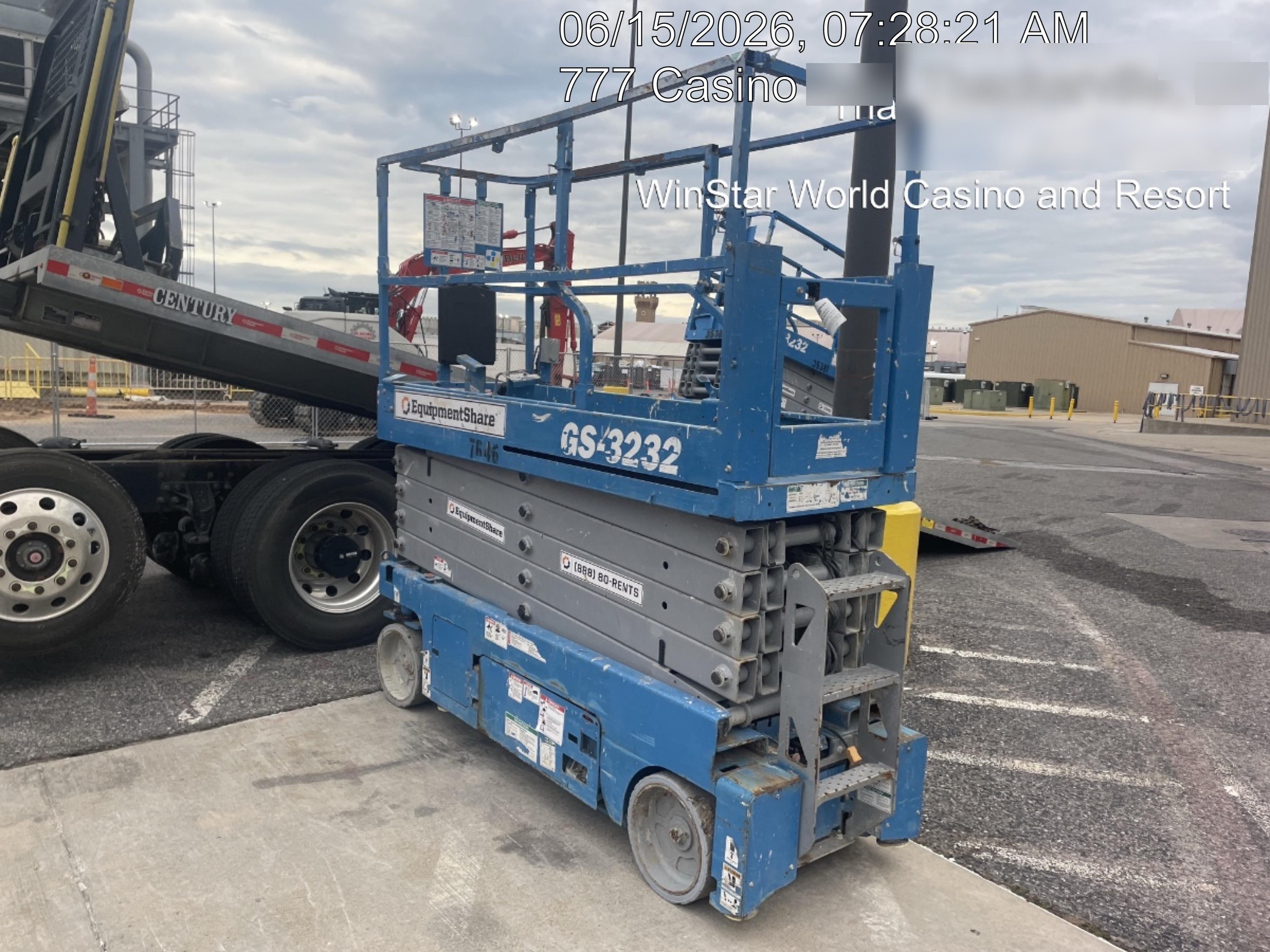 2017 Genie GS-3232 Genie GS3232 Lift w/Folding Rails and Swing Gate