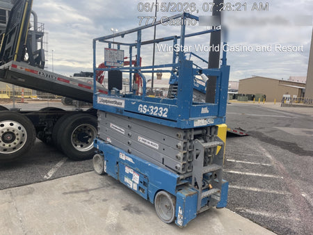 2017 Genie GS-3232 Genie GS3232 Lift w/Folding Rails and Swing Gate