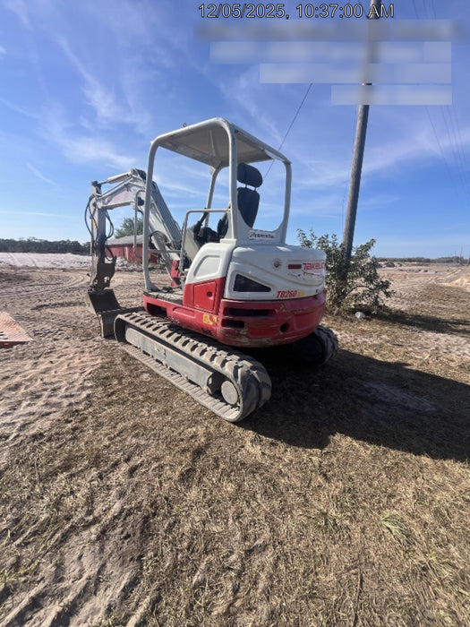 2019 Takeuchi TB260 Canopy, Standard Blade, Auxiliary hydraulics w/Manual QC, Hydraulic thumb, 12" ,18", 24" Bucket