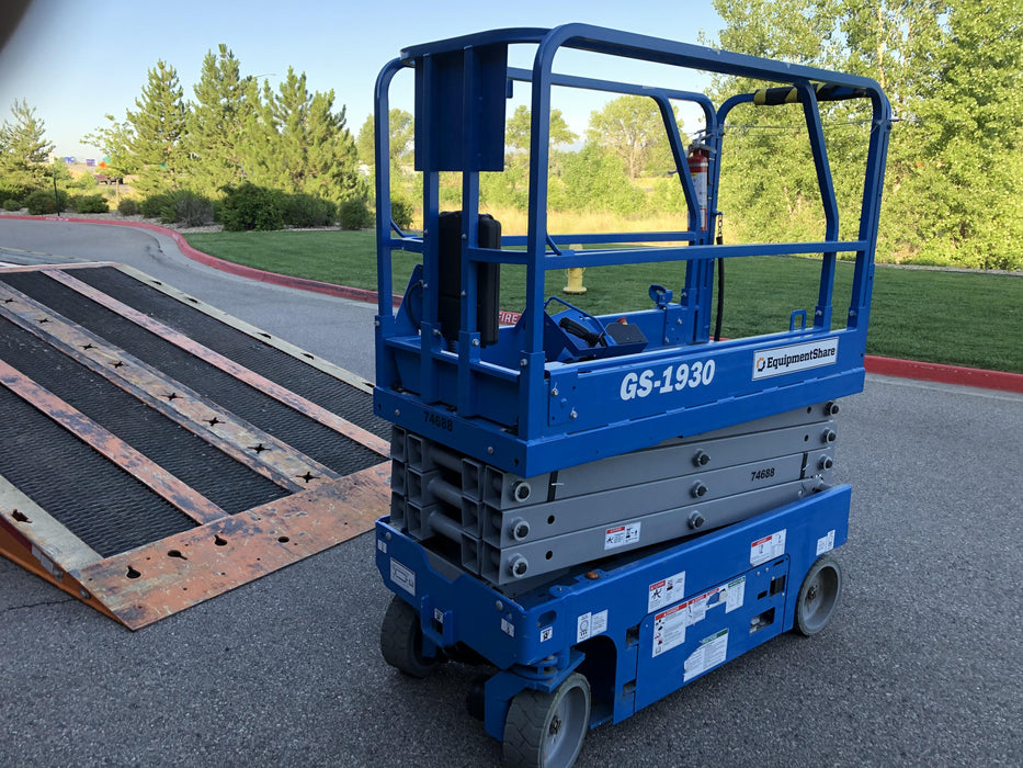 2020 Genie GS-1930 Fixed rails with chain entry gate - Pre A92.20