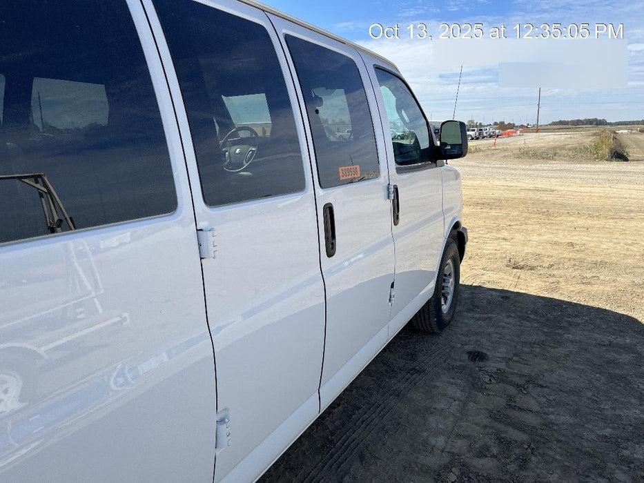 2023 CHEVROLET Express Van - Rental