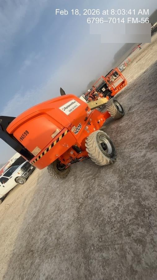 2021 JLG 400S