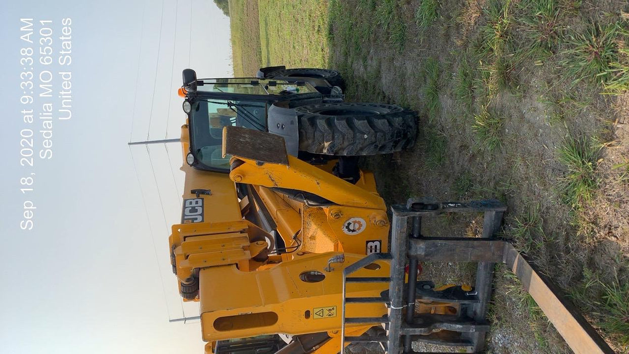 2019 JCB 512-56 Enclosed Cab, 109 HP, Solid Tires, Worklights, Beacon, Aux Hydraulics, Lifting Eye w/60" Carriage/60" Forks