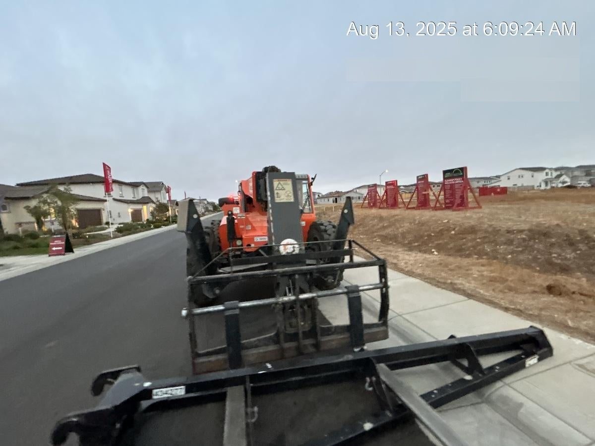 2024 JLG 1001275853