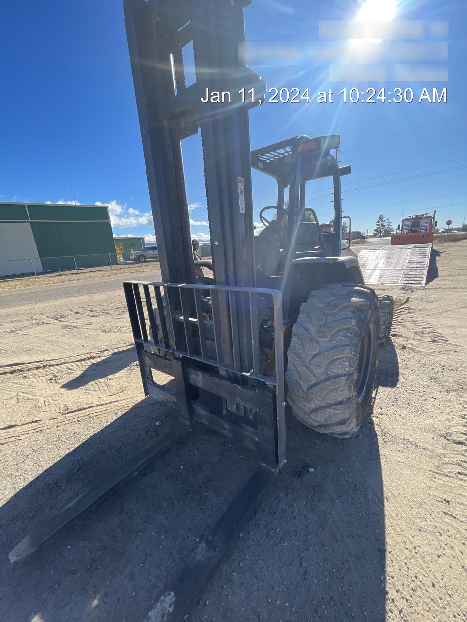 2021 CASE 588H