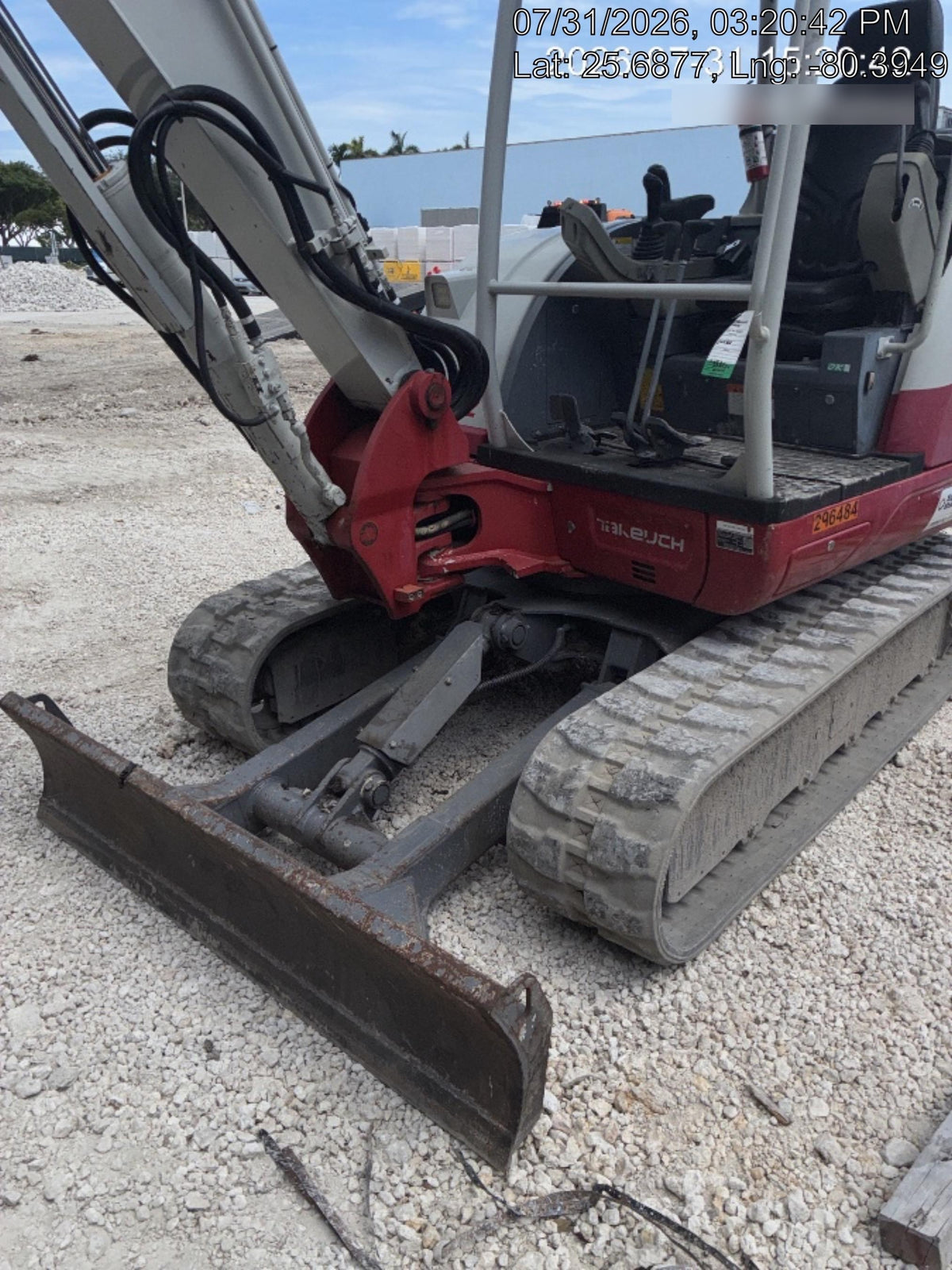 2023 TAKEUCHI TB250-2R
