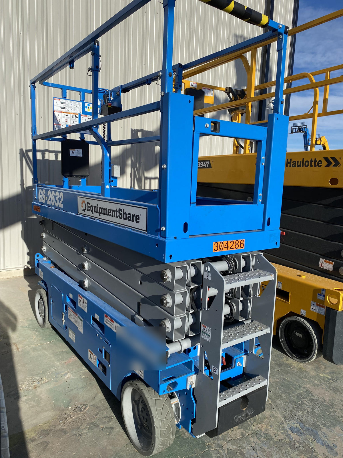 2023 GENIE GS-2632
