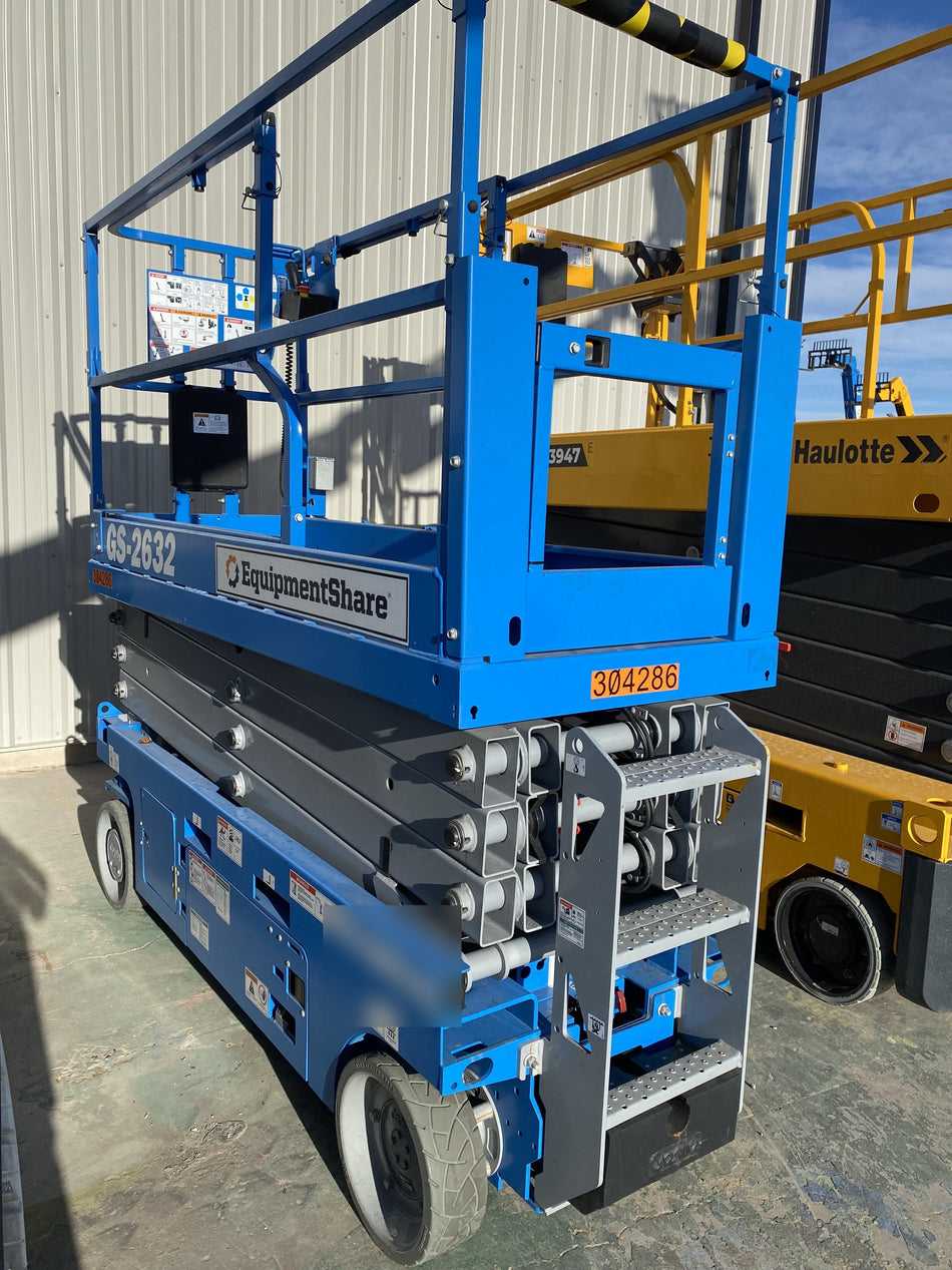 2023 GENIE GS-2632