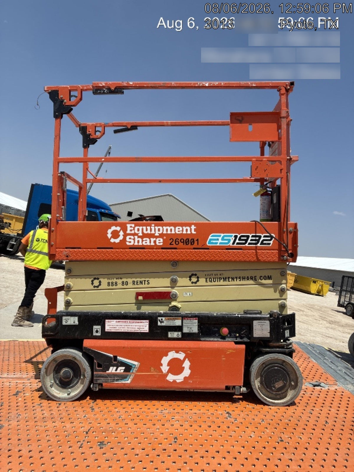 2022 JLG ES1932