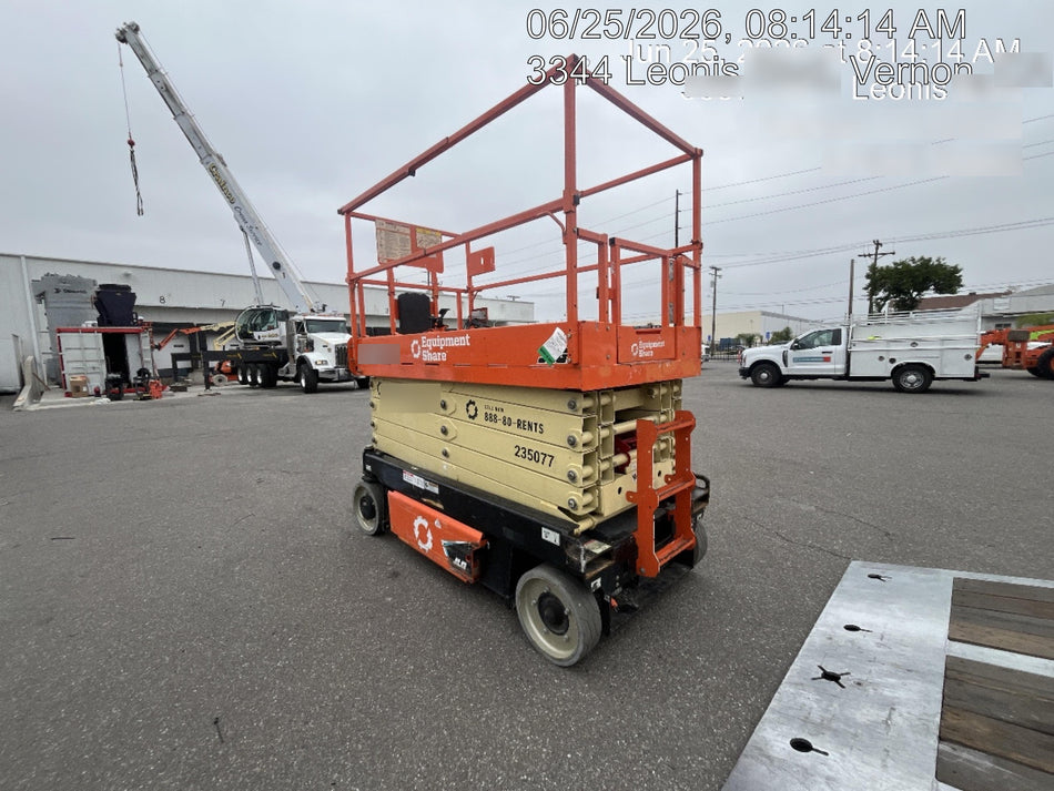 2022 JLG ES3246