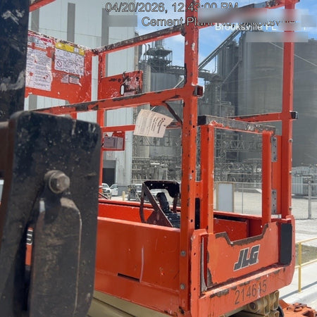 2022 JLG ES1330L