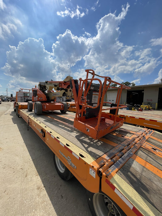 2019 JLG E450AJ
