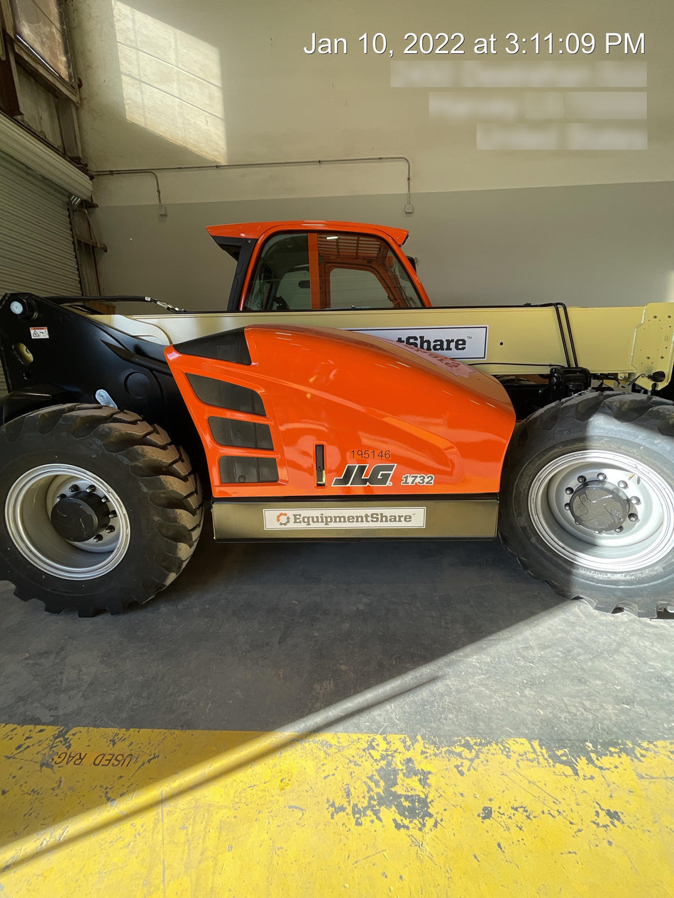 2021 JLG 1732