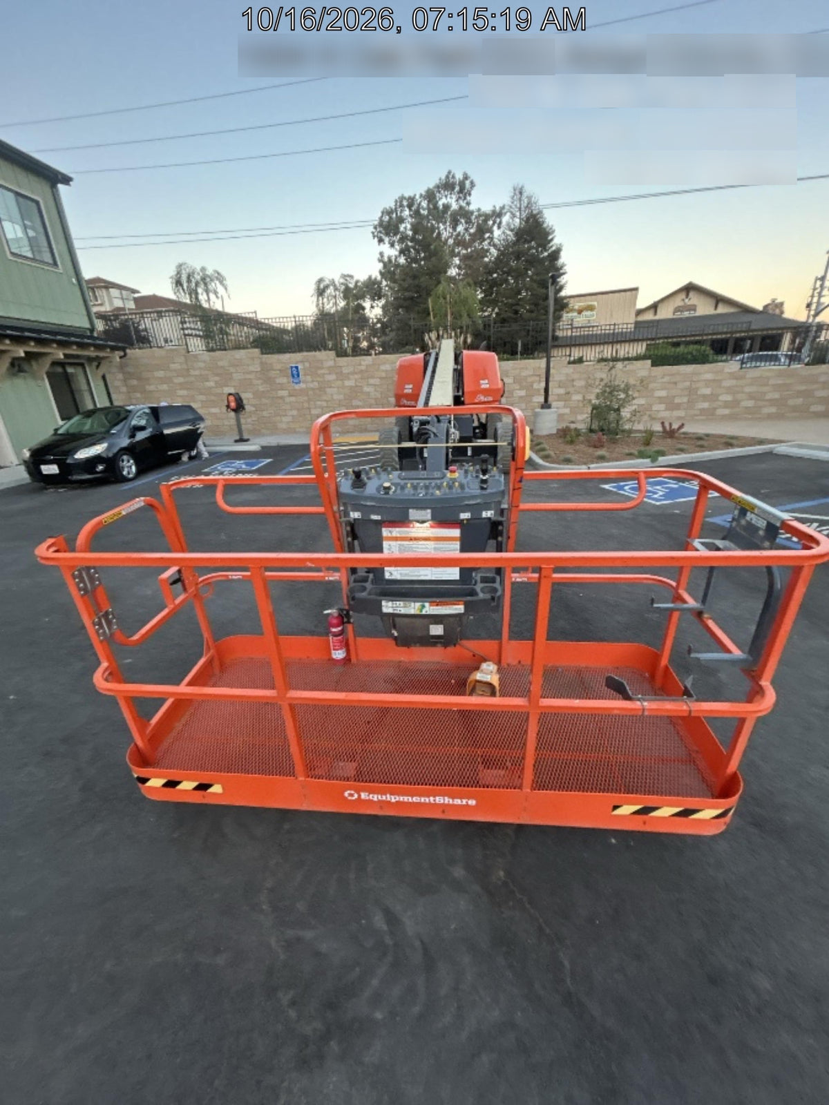 2025 JLG 660SJ