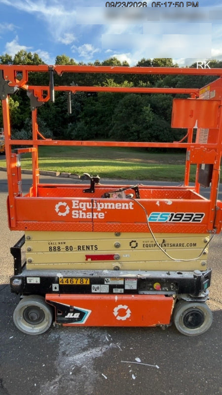 2024 JLG ES1932