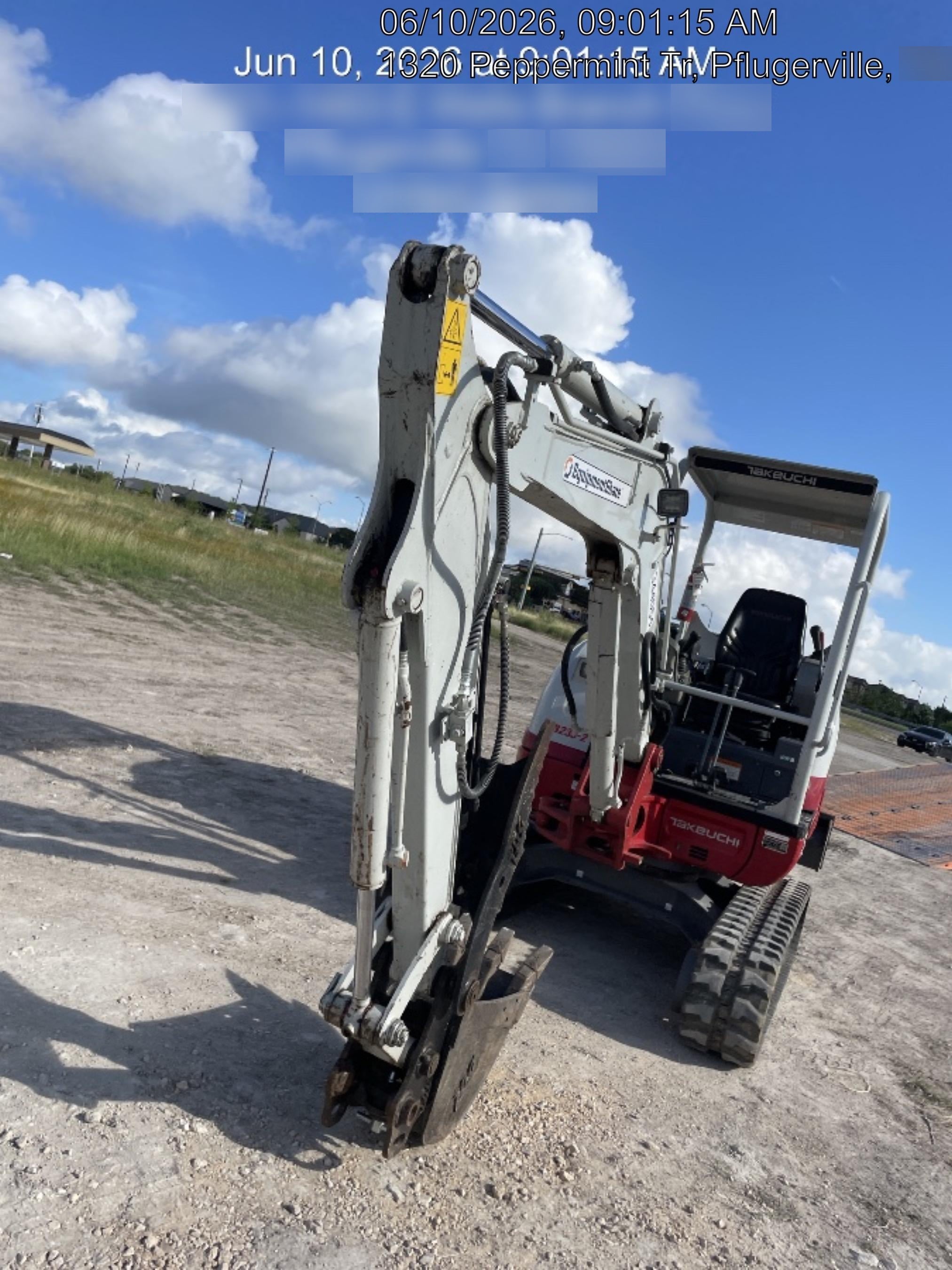 2023 TAKEUCHI TB235-2R