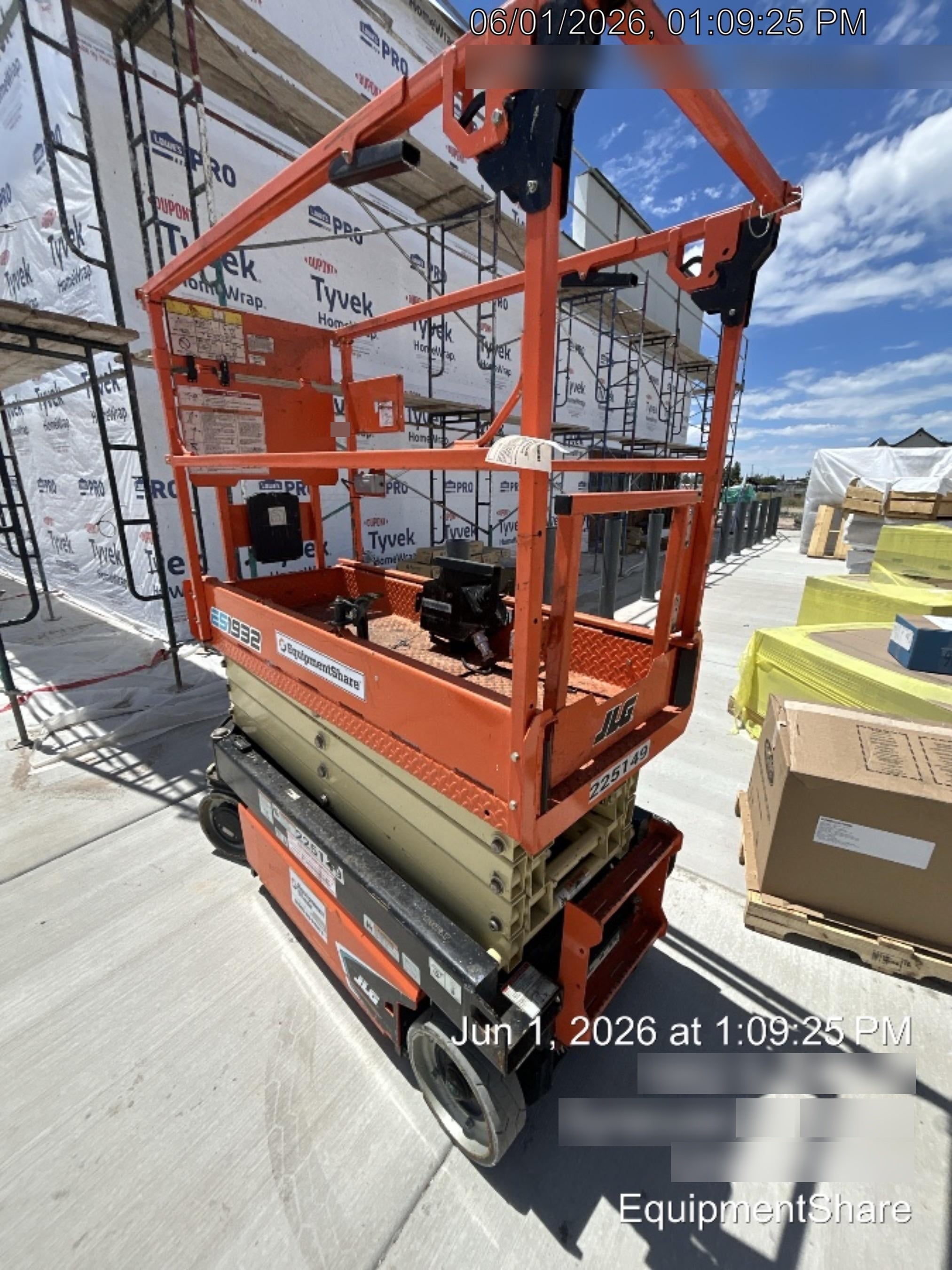 2022 JLG ES1932