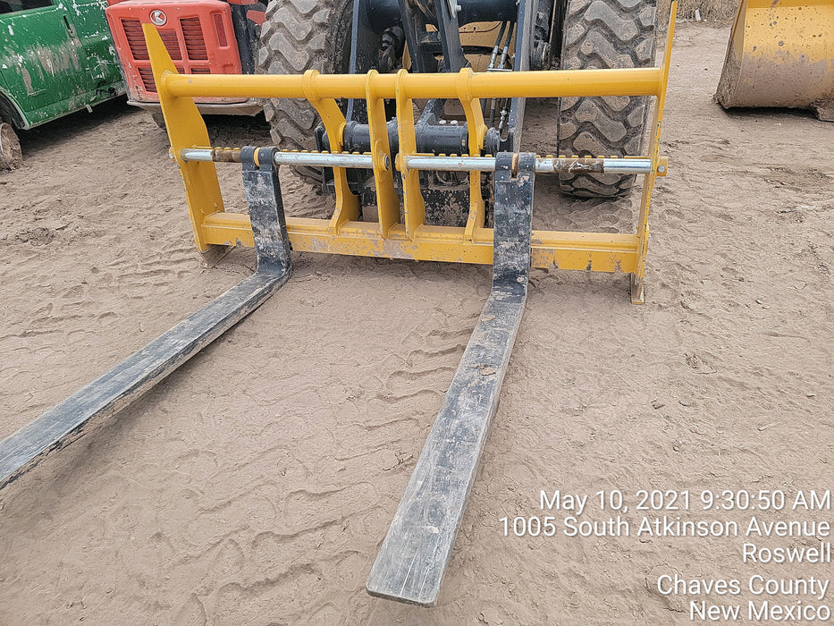 2020 JOHN DEERE 96" Loader Fork Carriage - John Deere