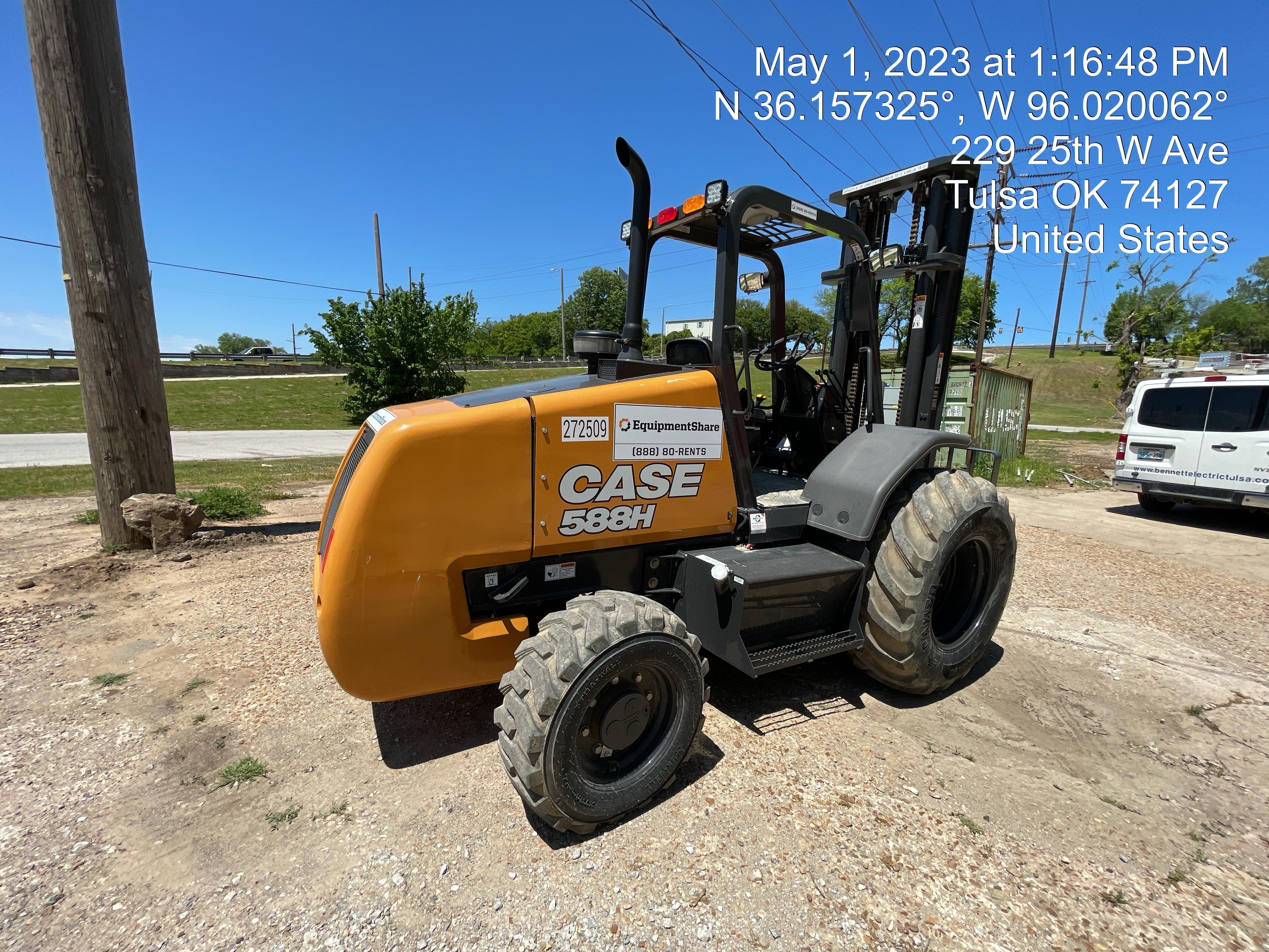 2023 CASE 588H