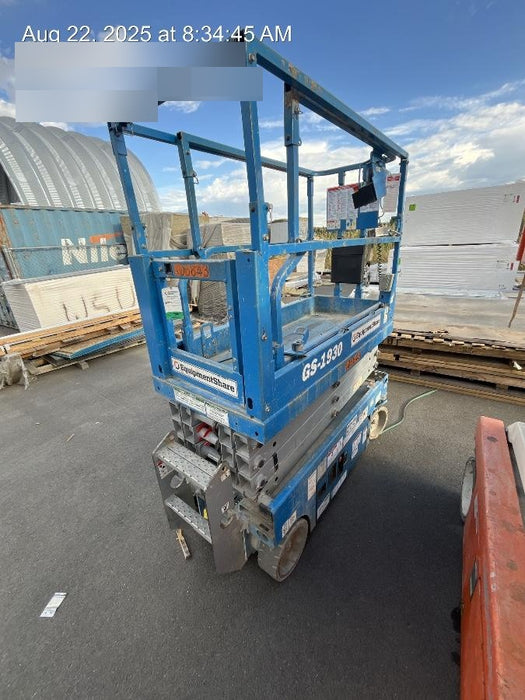 2020 Genie GS-1930 Solid Non Marking Tires, Beacon, Folding rails with half height swing gate, 800W Inverter