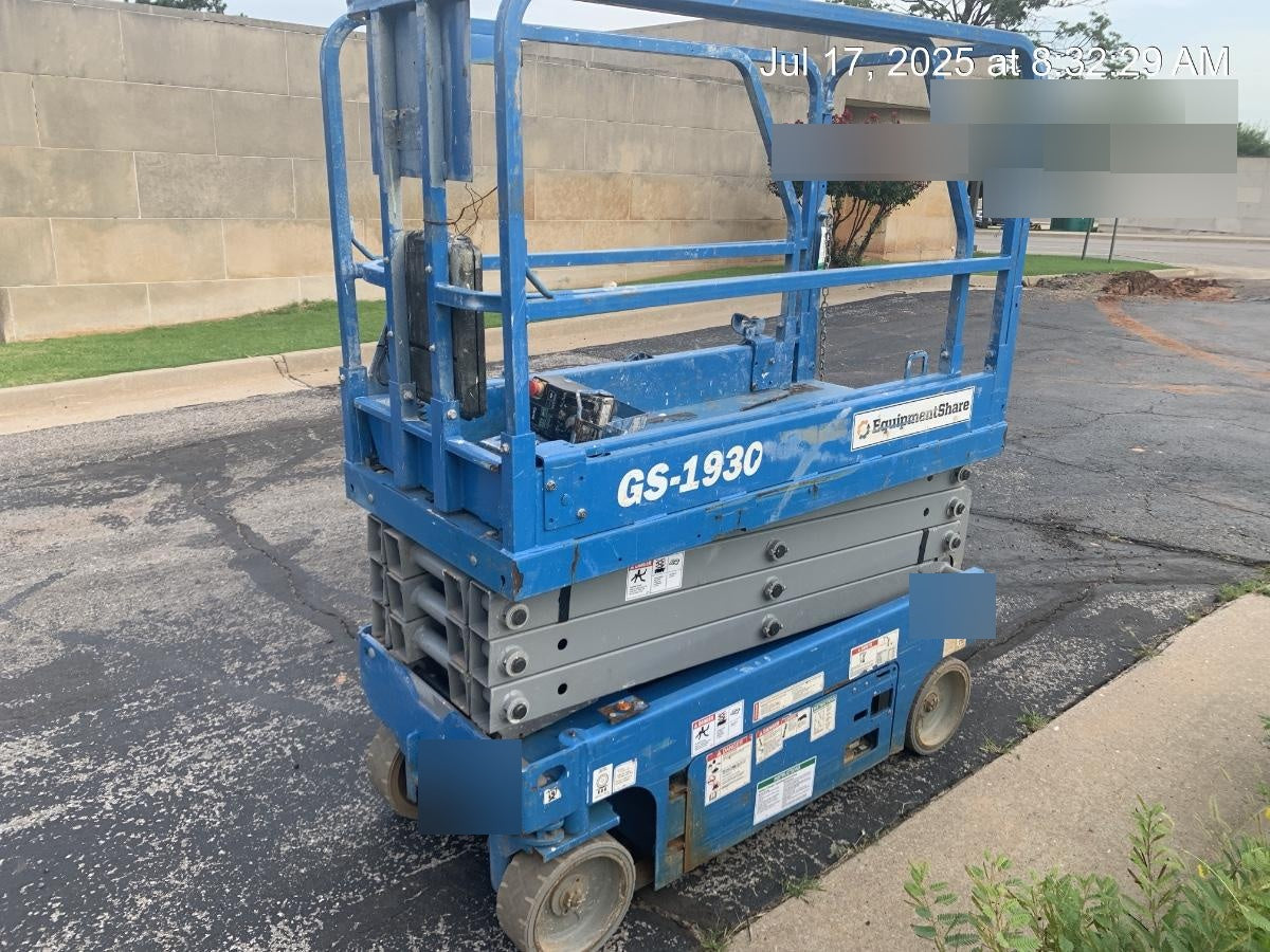 2019 Genie GS-1930 Fixed rails with chain Entry