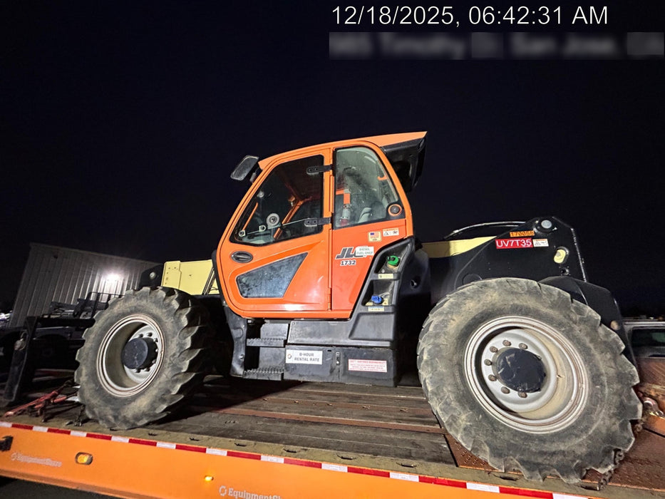2021 JLG 1732