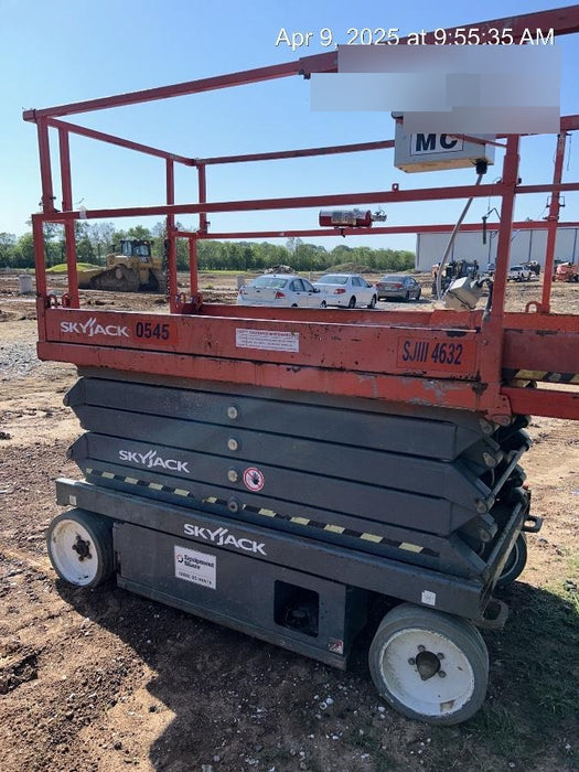 2015 Skyjack SJIII-4632 Skyjack SJIII-4632 32' Scissor Lift